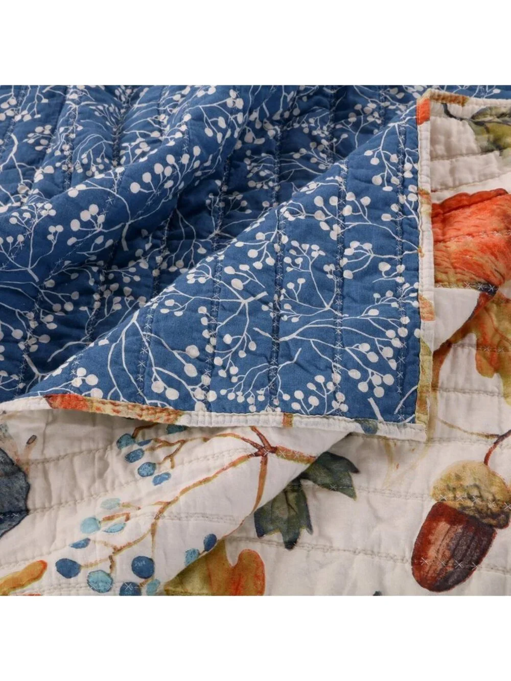 Elegant King Quilt Set in Off-White, Soft Cotton, Cozy Bedding for Home Decor